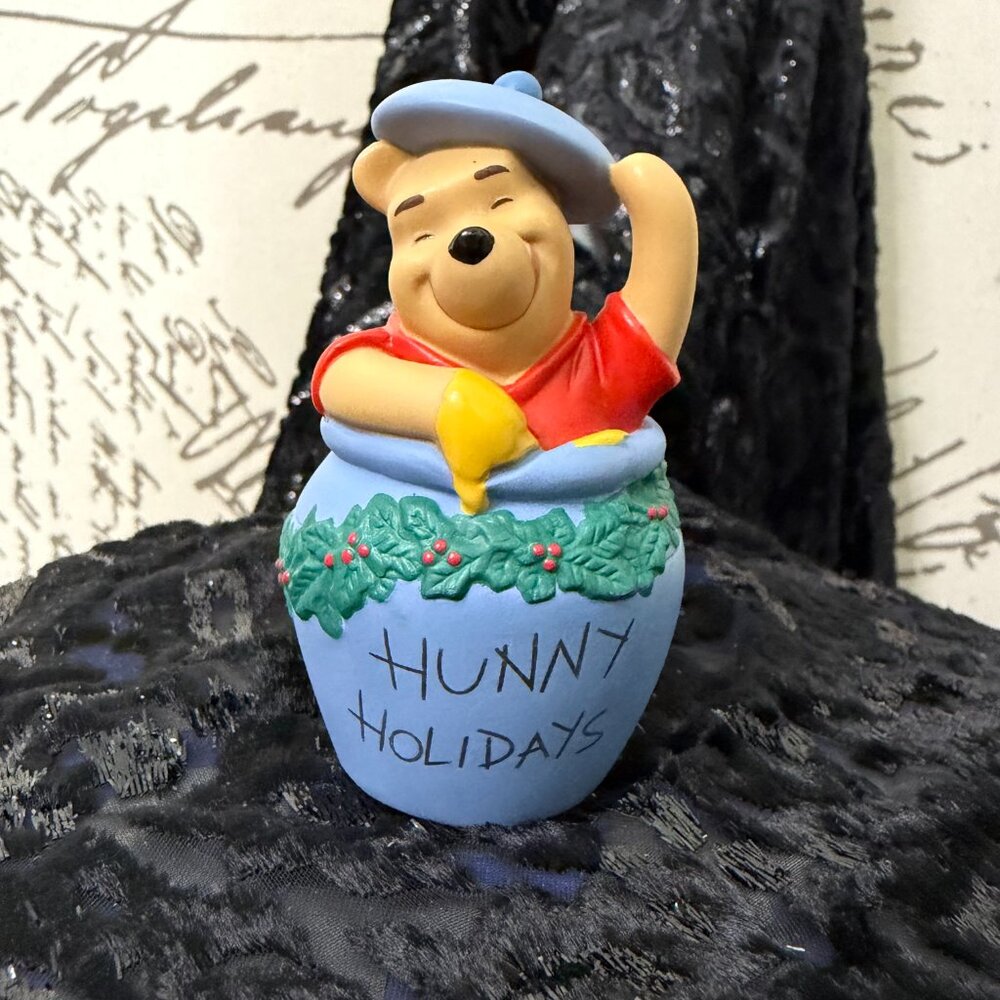 Disney Park Winnie Pooh Retired Christmas Disney Figurine - NIB w/ Certificate